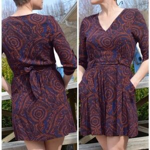 PINKY 3/4 ROLL TAB SLEEVE V NECK DRESS